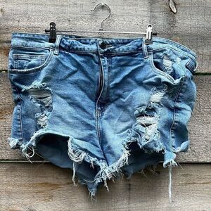Ms. Cello Women's Five Pocket Distressed Denim Cut Off Short Size 3X